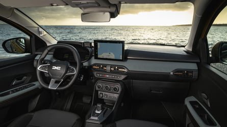 El Dacia Sandero y Toyota continuaron líderes de ventas en marzo