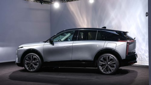 Los coches se vuelven más planos: el nuevo minimalismo 3D