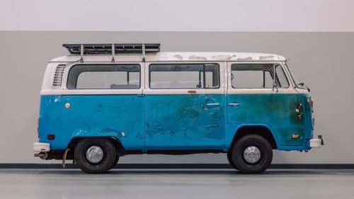 VW Restorasi Bus Klasik yang Selamat dari Kebakaran California