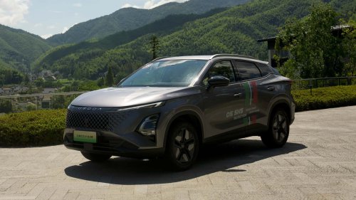 Este Toyota híbrido recibe un baño de realidad del Omoda 5 SHS-S