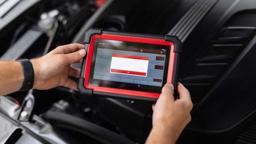 Stellantis recrute 2 000 ingénieurs pour rendre les voitures toujours plus fiables.