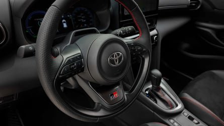 Así cambia el interior del nuevo Toyota Yaris Cross 2026