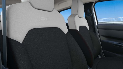 Nuevo Dacia Spring 2025: 8.190 €, carga gratuita 30.000 km… mmm BYD Dolphin Surf