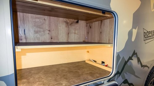 Esta Mercedes-Benz Sprinter es una autocaravana muy aventurera