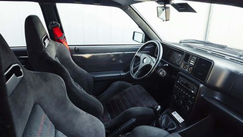 Este Lancia Delta HF Integrale negro, de Vasco Rossi, está en venta