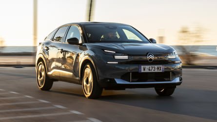 El SEAT León, en problemas por el precio del Citroën C4 Hybrid