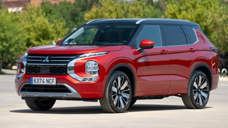 Grandis y Outlander: los SUV electrificados de Mitsubishi para la RFEC