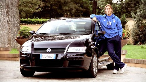 Fiat, Fiat Stilo (2001-2008): rival del Golf y pozo sin fondo