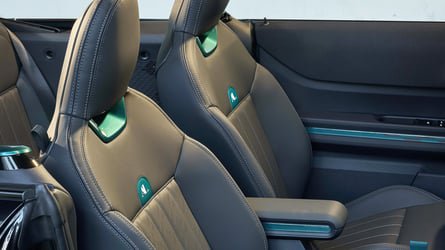 Este MINI JCW Cabrio, verde y negro, es el más exclusivo del mundo