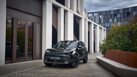 La Jeep Avenger est entièrement vêtue de noir