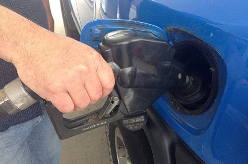 'Never Been the Same': Woman Starts Wearing Gloves to Gas Station After Seeing What a Customer Did to the Pump