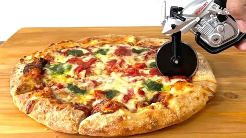 Suzuki, Ahora puedes cortar tu pizza al estilo Suzuki