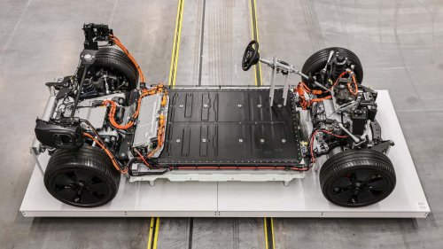 Porsche révèle les secrets des batteries qui permettent à la Taycan d'aller plus loin et de se recharger plus rapidement