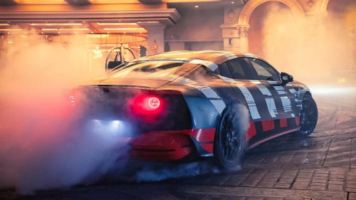 "Eines der verrücktesten Autos, die ich je gefahren bin": F1-Pilot George Russell driftet elektrischen AMG GT