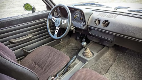 Au volant de l'Opel Ascona 400 Basis Groupe 4 de 1981