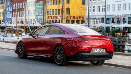 Mercedes-Benz CLA 2025: conducimos la cautivadora berlina