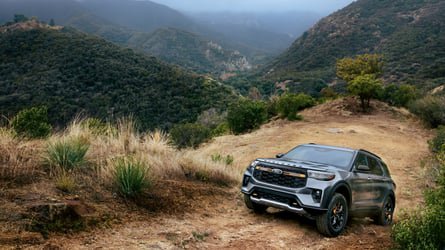 'Take It To AutoZone:' Woman's Wrench Light Comes On In Her Ford. Then She Looks Up What It Means