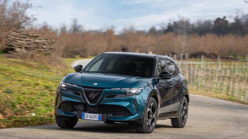 Alfa Romeo Junior Ibrida Q4, la prueba de consumo real del mild hybrid 4x4