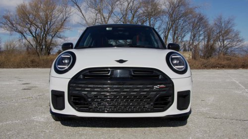 'Why Is There a Rope Here?:' Woman Gets Mini Cooper as Loaner. Then She Tries to Use the 'PRNDL'