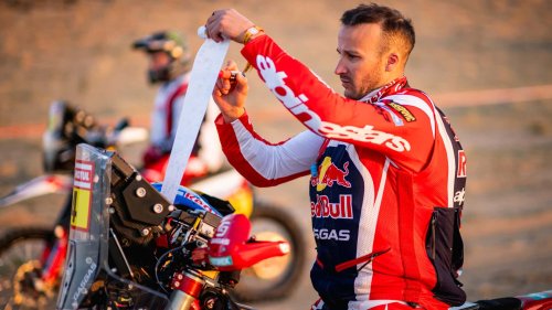 Begini Cara Pembalap Motor Dakar Baca Peta dalam Kecepatan Tinggi