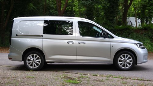 VW Caddy Flexible eHybrid (2025): Teurer Familienlaster im Test