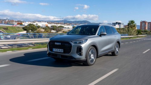 EBRO s900 PHEV 4x4, primera prueba del SUV 7 plazas de la firma española