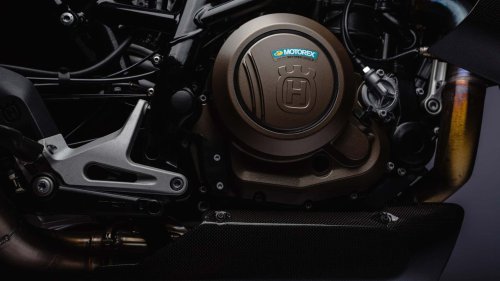 Esta Husqvarna custom, vendida en subasta, era de Charles Leclerc