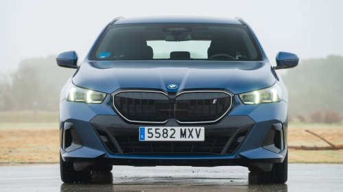 BMW, Touring, Al volante del BMW i5 eDrive40 Touring 2026, un familiar de futuro
