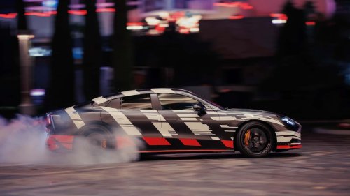 Pratinjau Mercedes-AMG GT Coupe 4 Pintu dengan Brad Pitt