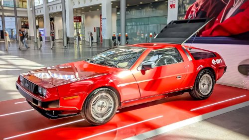 Este DeLorean DMC-12 impoluto está para 'regresar al futuro'