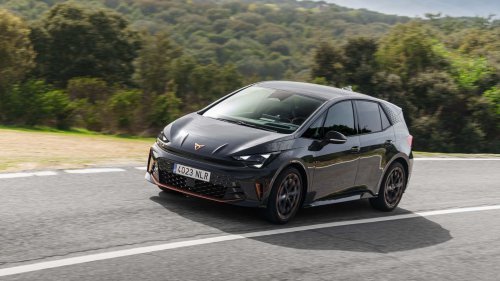 Al volante del esperado CUPRA Born  VZ 2026: con 326 CV y batería de 79 kWh
