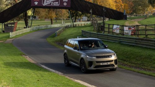 Range Rover, Rover, Man Leaves Range Rover Unattended 1 Week While On Vacation. Then He Sees What It Looks Like