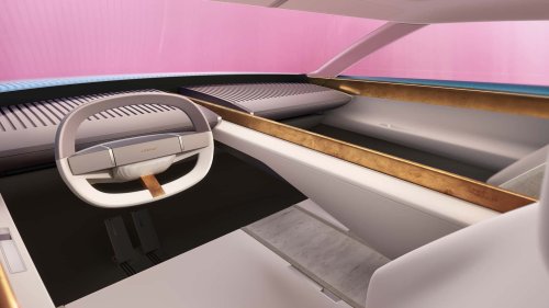Non, Jaguar n'a pas licencié son designer.