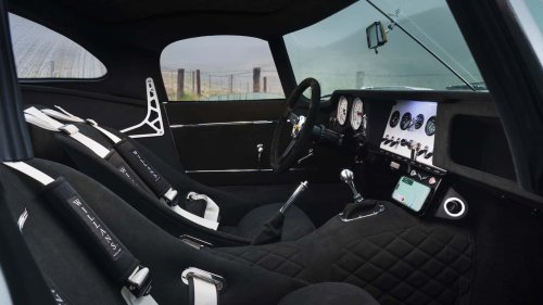 Este precioso Jaguar E-Type restomod es más ligero que un Miata