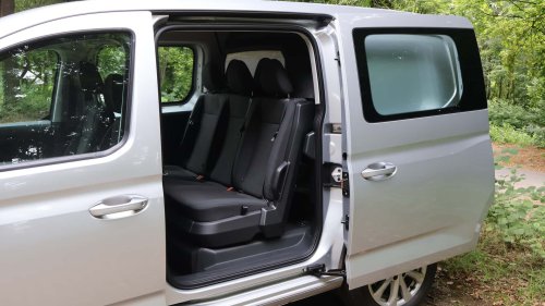 VW Caddy Flexible eHybrid (2025): Teurer Familienlaster im Test