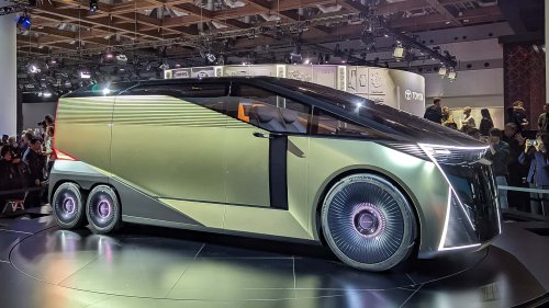 Der Lexus LS erfindet sich neu: Als sechsrädriger Luxus-Minivan