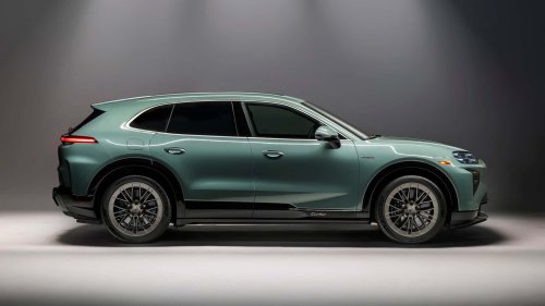 Das erste Elektroauto von Bentley zeigt sich als Erlkönig