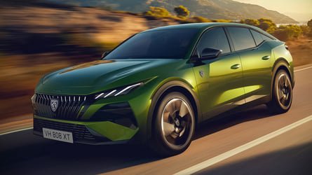 Peugeot, Dacia, El Peugeot 408, en oferta, mira de reojo al Dacia Striker