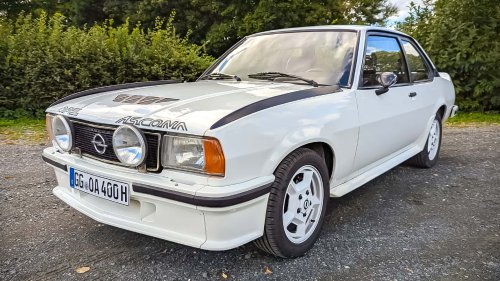 Au volant de l'Opel Ascona 400 Basis Groupe 4 de 1981