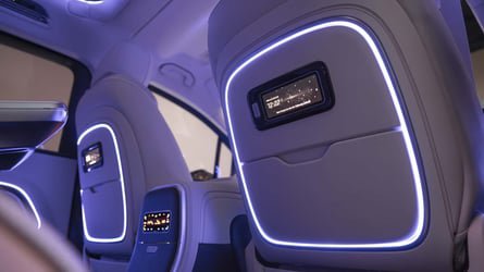 Mercedes VLE : intérieur et coffre du nouveau van allemand