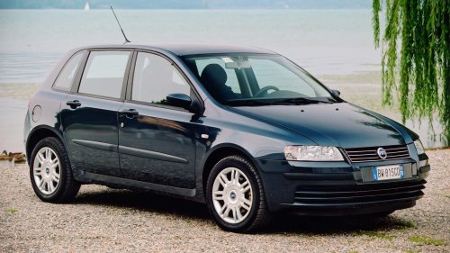 Fiat, Fiat Stilo (2001-2008): rival del Golf y pozo sin fondo