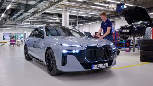 BMW, BMW Mungkin Akan Tempatkan Mesin Bensin di Mobil Listriknya
