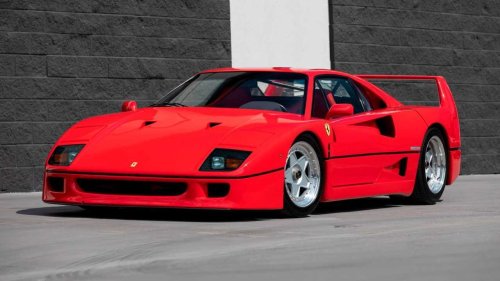 Ferrari, Ferrari F40, Lewis Hamilton en drift à Tokyo au volant d'une Ferrari F40
