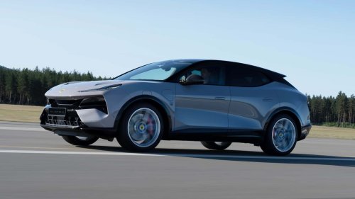 Au Canada, la Lotus Eletre peut coûter deux fois moins cher