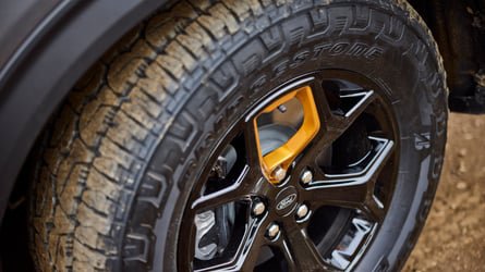 'Take It To AutoZone:' Woman's Wrench Light Comes On In Her Ford. Then She Looks Up What It Means