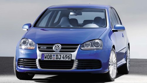 Bos Bugatti Memiliki dan Mengendarai Volkswagen Golf R32