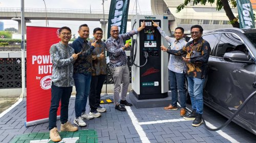Geely x Voltron Buka Fasilitas Isi Daya di Seluruh Diler Geely