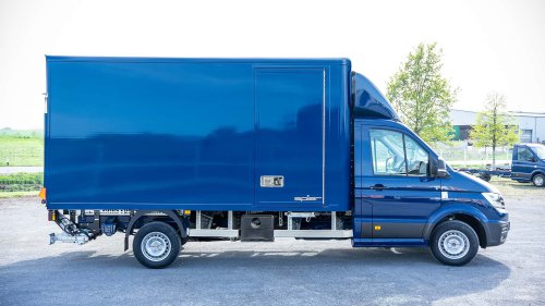 VW Crafter: Neue Lösungen als Kipper und Koffer erhältlich