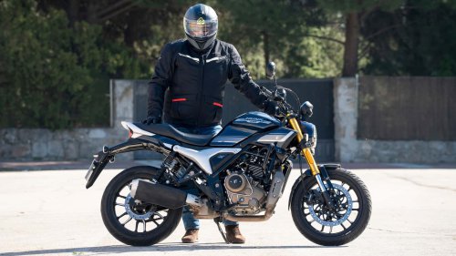 Hero Hunk 440, una naked A2 de iniciación con un precio muy loco