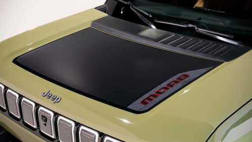 Jeep Recon Hancur Berantakan dalam Video Viral